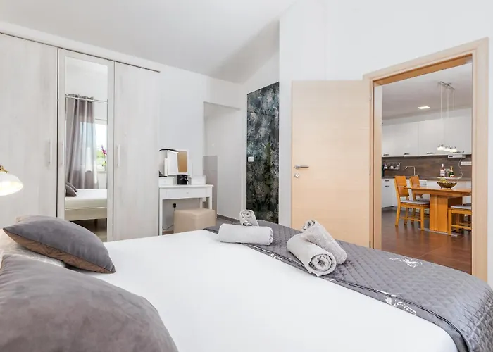 2 Bedroom In *