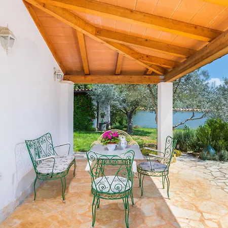 Stunning In Tatil Evi Pula